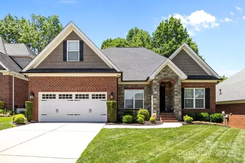 4004 Saint Andrews Ct, Cramerton, NC 28032