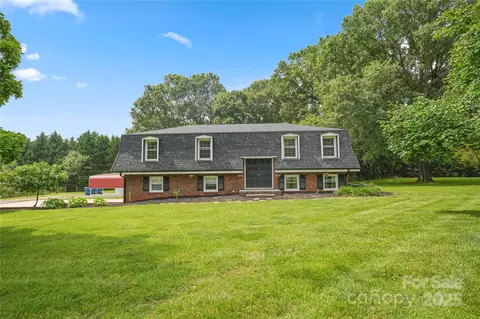 1867 Shannon Dr, Conover, NC 28613