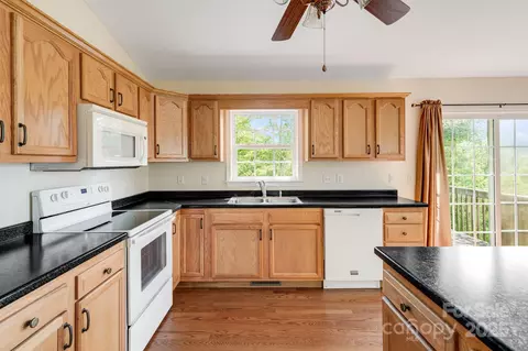 18 Sunberry Dr, Alexander, NC 28701 photo 4