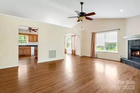 18 Sunberry Dr, Alexander, NC 28701 photo 13