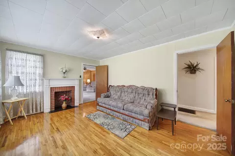 Living - 2084 Old Evans Cir, Lancaster, SC 29720 photo 2 of 5