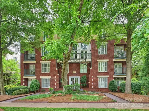 416 Queens 10 Rd #10, Charlotte, NC 28207