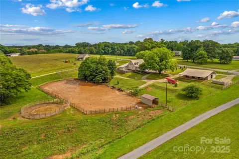296 Hicks Creek Rd, Troutman, NC 28166