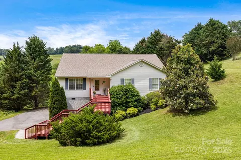 101 Michael Ct, Leicester, NC 28748