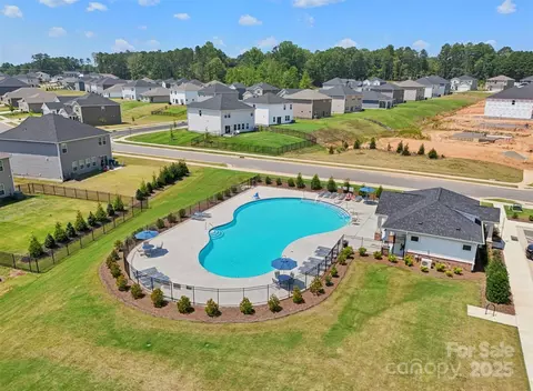 1423 Windy Park Dr, Stanley, NC 28164 photo 14