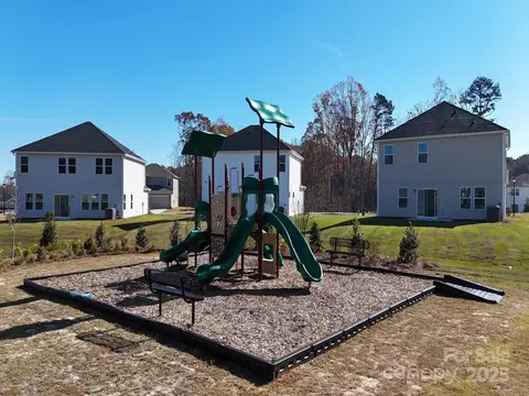 1423 Windy Park Dr, Stanley, NC 28164 photo 11