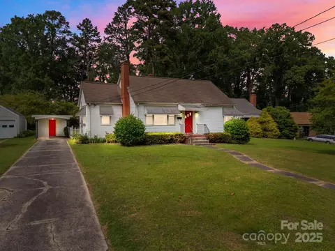 216 Hillcrest Pl, Salisbury, NC 28144