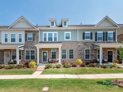 5432 Kinsbridge Dr, Charlotte, NC 28227