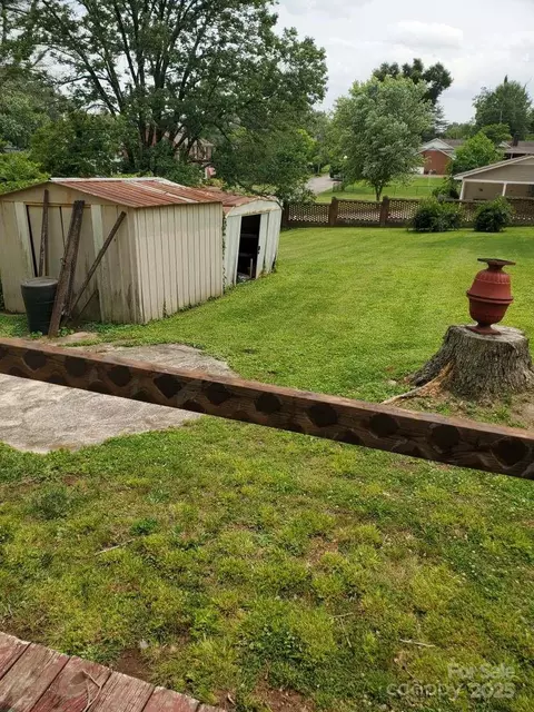 Exterior - 106 Pine St, Morganton, NC 28655 photo 5 of 7