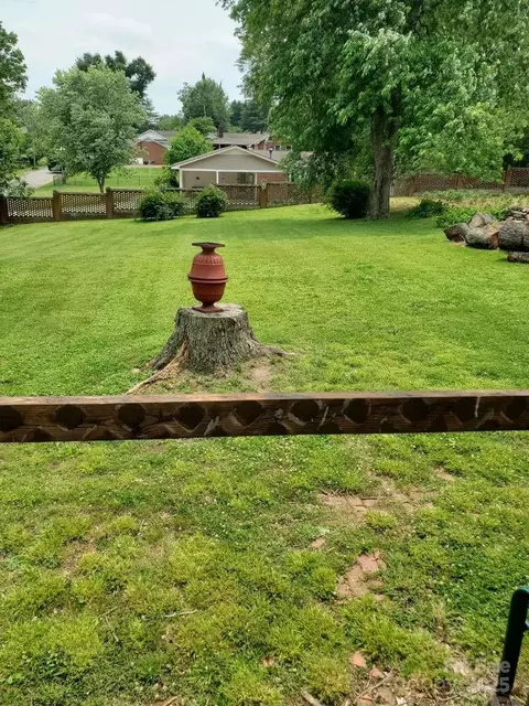 Exterior - 106 Pine St, Morganton, NC 28655 photo 6 of 7