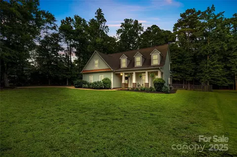 481 Evergreen Rd, Clover, SC 29710