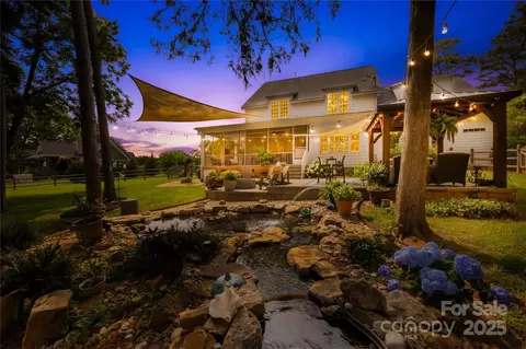 738 Rocky Hollow Trl, Clover, SC 29710