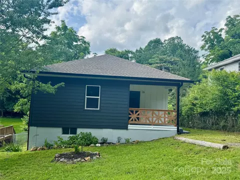 16 Cherry St, Badin, NC 28009