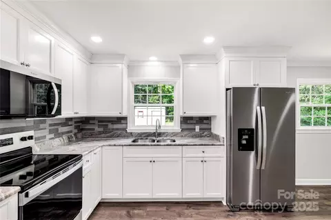 Kitchen - 279 Bailey Rd, Lancaster, SC 29720 photo 1 of 1