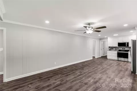 Living - 279 Bailey Rd, Lancaster, SC 29720 photo 6 of 8