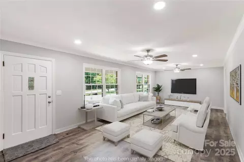 Living - 279 Bailey Rd, Lancaster, SC 29720 photo 3 of 8