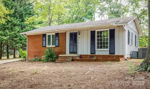 24 19th Nw St NW, Hickory, NC 28601