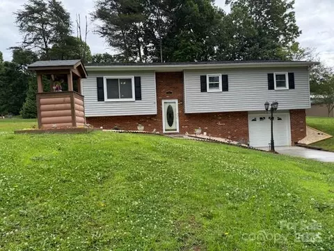 2410 Mt Herman Hts, Hudson, NC 28638