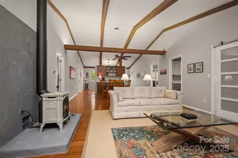 Living - 44 Jervey 3a Rd #3A, Tryon, NC 28782 photo 3 of 4