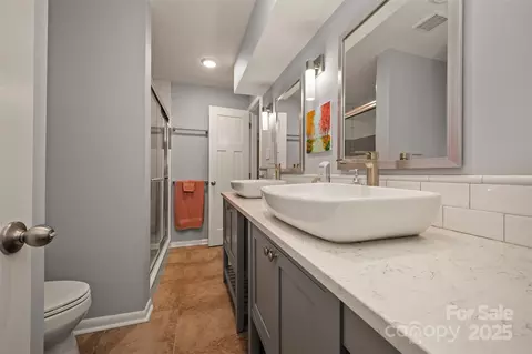 Bath - 44 Jervey 3a Rd #3A, Tryon, NC 28782 photo 1 of 3