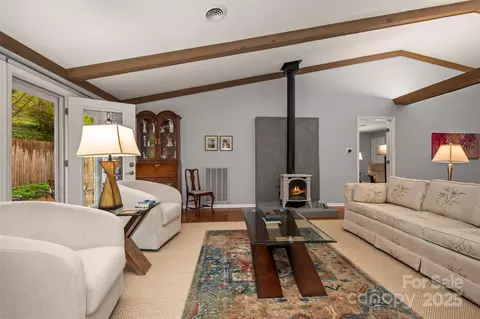 Living - 44 Jervey 3a Rd #3A, Tryon, NC 28782 photo 2 of 4