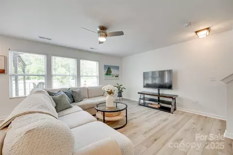 Living - 5228 Tomsie Efird Ln, Charlotte, NC 28269 photo 1 of 2