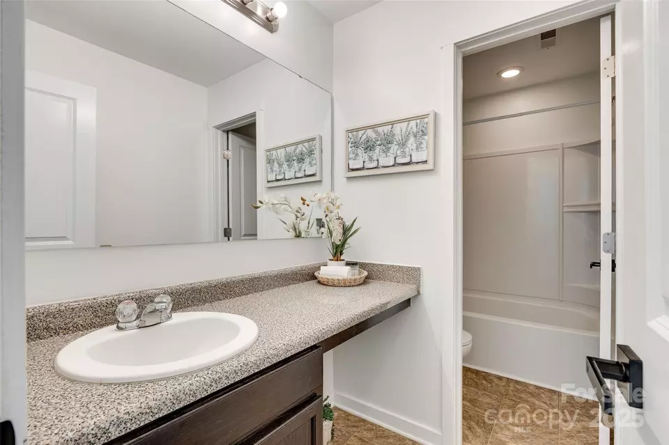 Bath - 5228 Tomsie Efird Ln, Charlotte, NC 28269 photo 2 of 2