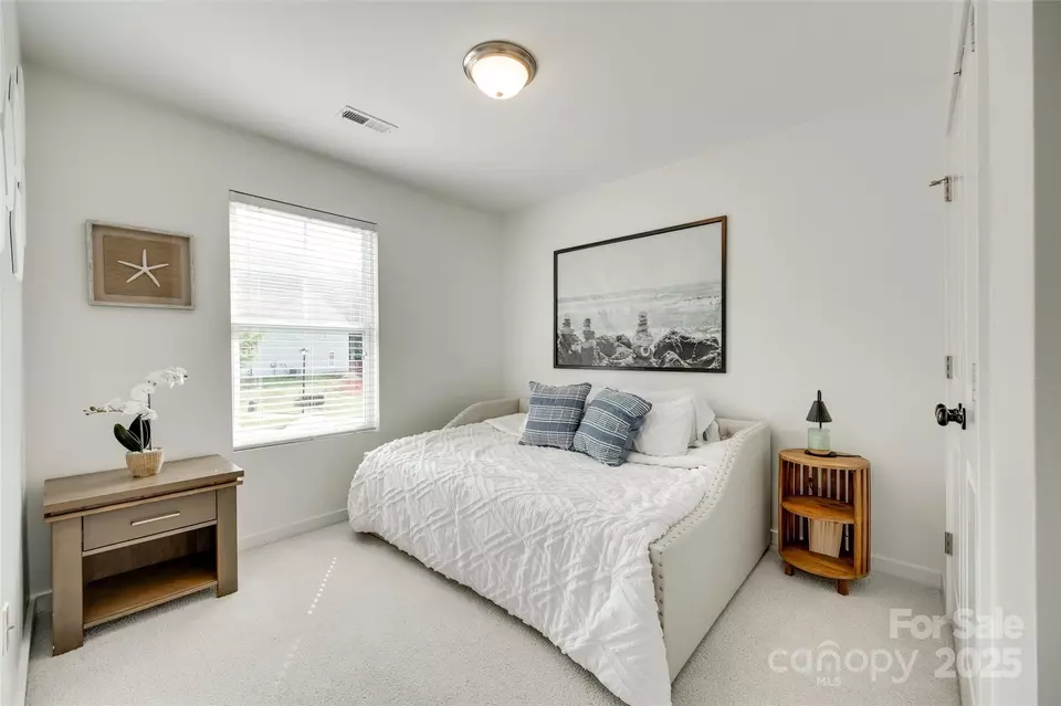 Bedroom - 5228 Tomsie Efird Ln, Charlotte, NC 28269 photo 4 of 5