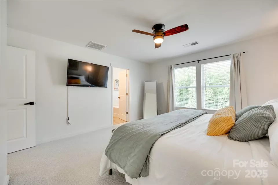 Bedroom - 5228 Tomsie Efird Ln, Charlotte, NC 28269 photo 3 of 5