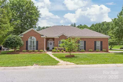 502 Roxanne Nw Ct NW, Concord, NC 28027