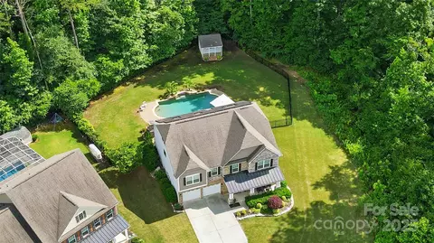 1970 Topaz Plz, Davidson, NC 28036