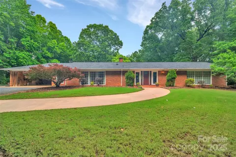 514 Wood St, Troy, NC 27371