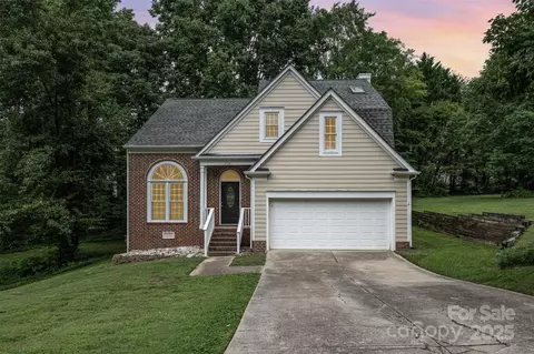 7114 Kinsmore Ln, Charlotte, NC 28269