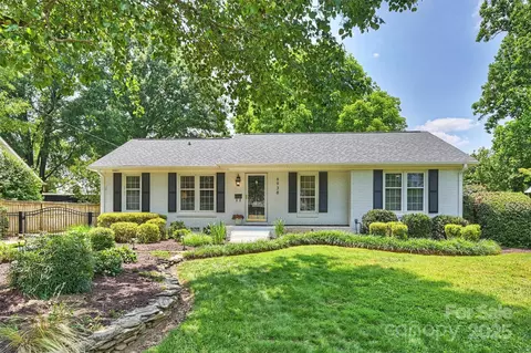 6938 Wrentree Dr, Charlotte, NC 28210