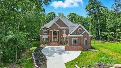 3324 Greenhurst Dr, Weddington, NC 28104