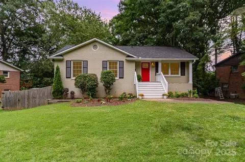 6935 Woodstock Dr, Charlotte, NC 28210