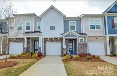 1028 Grays Mill Rd, Charlotte, NC 28215