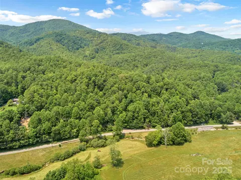 63 Chestnut Hill Rd, Black Mountain, NC 28711