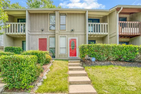 7912 Charter Oak Ln, Charlotte, NC 28226