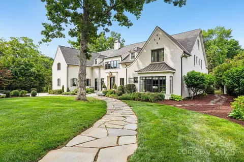2215 Cortelyou Rd, Charlotte, NC 28211