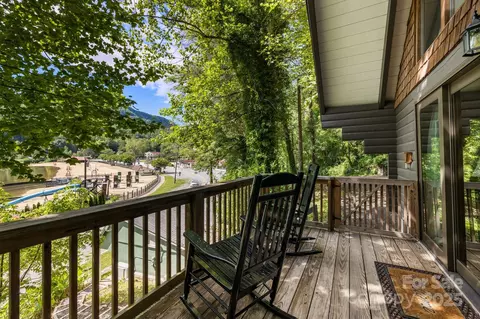 2827 Memorial Hwy, Lake Lure, NC 28746