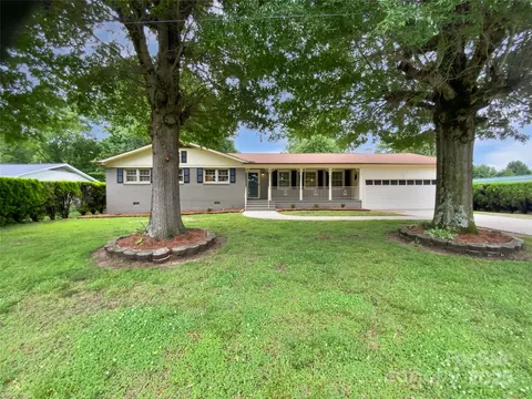 302 Melinda Ave, Kannapolis, NC 28083