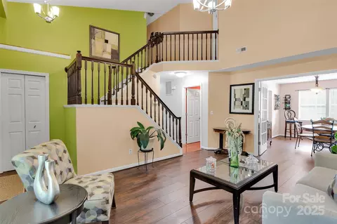 11219 Kempsford Dr, Charlotte, NC 28262