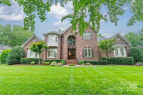 2300 Richardson Dr, Charlotte, NC 28211
