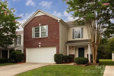 7623 Monarch Birch Ln, Charlotte, NC 28215