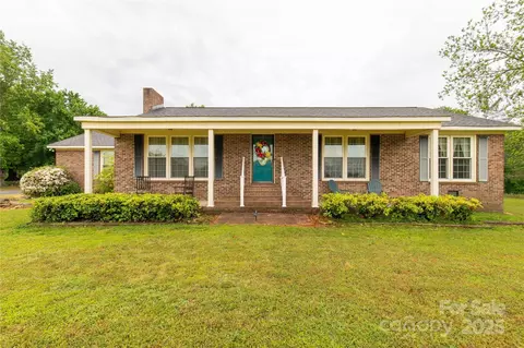 1162 E Doc Garris Rd, Lancaster, SC 29720 photo 4