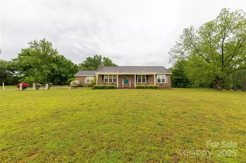 1162 E Doc Garris Rd, Lancaster, SC 29720 photo 3