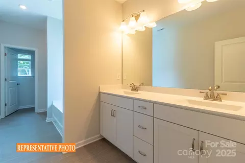 Bath - 524 Hullview Vis, Monroe, NC 28110 photo 1 of 2