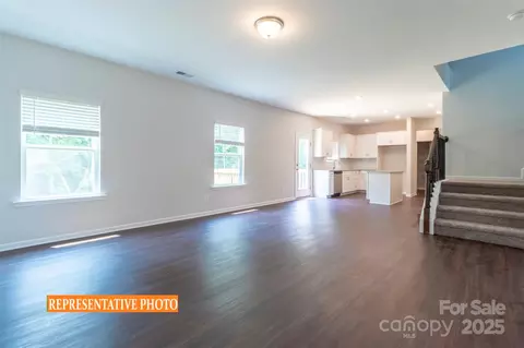 Living - 524 Hullview Vis, Monroe, NC 28110 photo 2 of 3