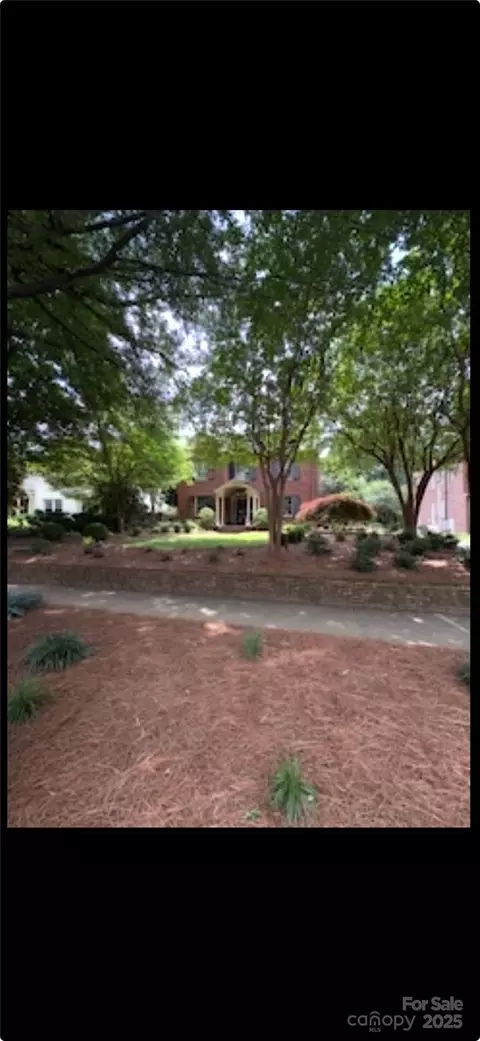 916 Mt Vernon Ave, Charlotte, NC 28203